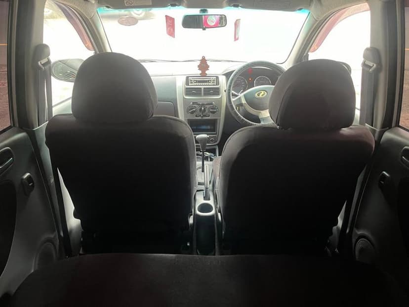 Vehicle image 4
